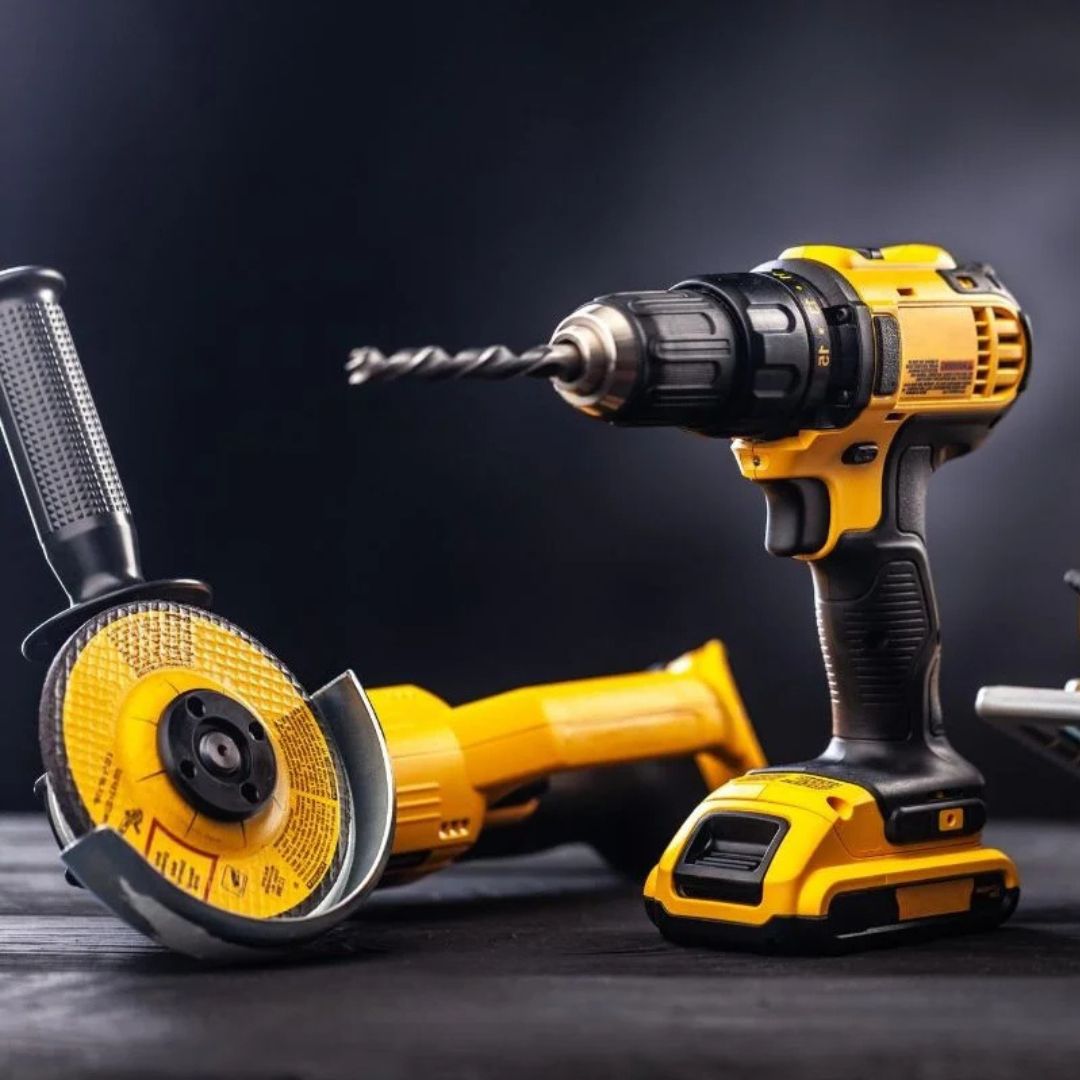 As ferramentas elétricas são equipamentos motorizados que facilitam a fabricação, montagem e acabamento de peças metálicas.