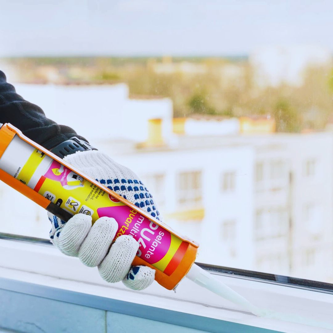Produtos químicos para Vedação e Proteção são responsáveis por garantir a durabilidade e a integridade das construções, protegendo-as contra fatores externos como umidade, corrosão e variações climáticas.