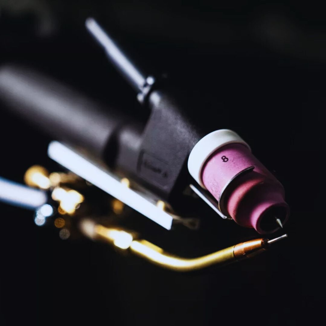 Os consumíveis de soldagem são fundamentais para garantir a qualidade e a eficácia do processo de soldagem.