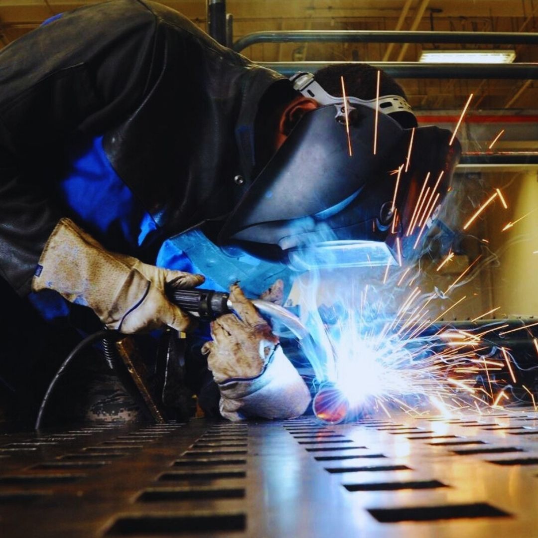 Escolher as ferramentas adequadas é essencial para o sucesso de uma serralheria de pequeno porte.