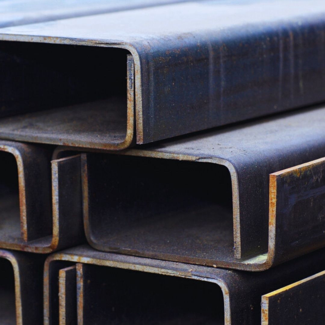 Cortar perfis metálicos de forma eficiente e sem desperdícios pode ser um verdadeiro desafio.